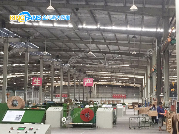 “防暑降溫”懸掛式工業(yè)大型風扇送“清涼”